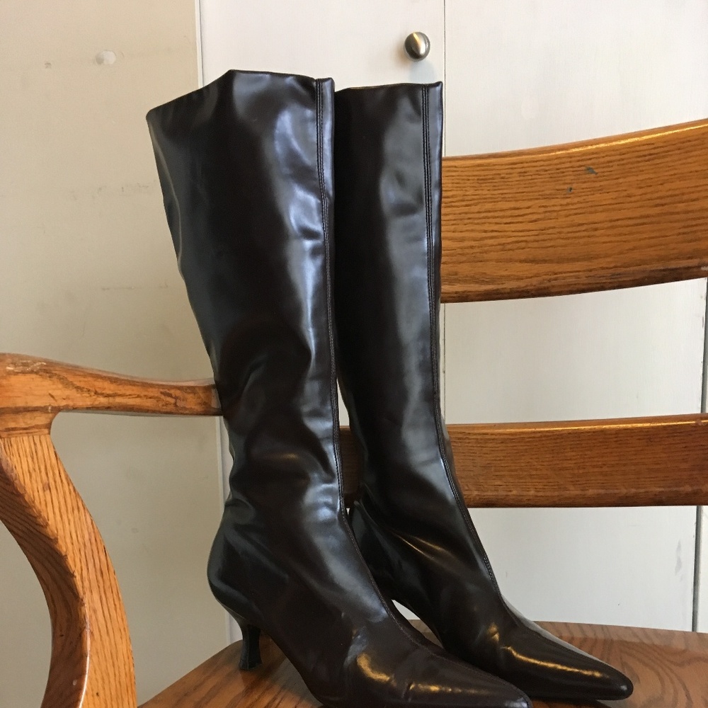 Kenneth Cole brown stretch kitten heel boots 6.5
